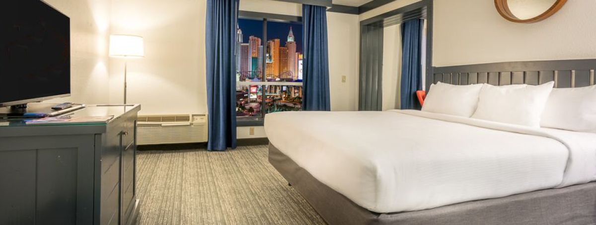 OYO Hotel & Casino Las Vegas room interior